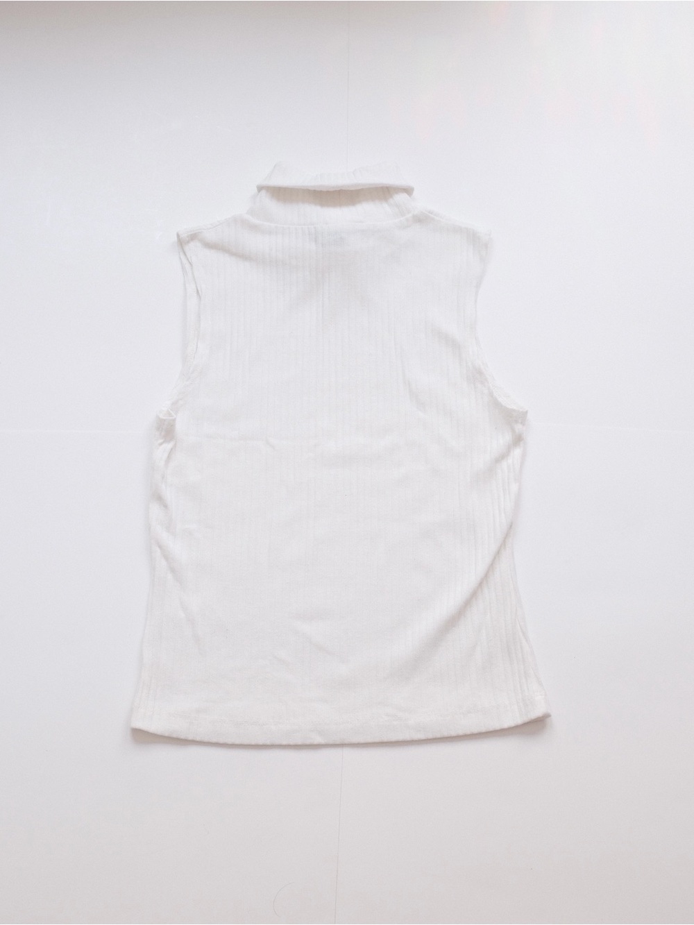 Forever 21 White Ribbed Knit Turtleneck Sleeveless Tank Top - Size Small